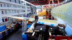 A technician tests the wing of an Airbus A320 plane at Airbus (Tianjin) Final Assembly Co. Ltd in Tianjin, north China, March 16, 2010. [Xinhua photo]