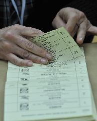 British people went to polls on May 6 morning as up to 50,000 polling stations across the country opened for ballots. Polling stations are open from 7 am local time (0600 GMT) to 10 pm (2100 GMT) on Thursday, and preliminary results will be out in the early hours of Friday. [Xinhua]