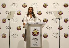 Jordan's Queen Rania addresses the opening session of the World Economic Forum (WEF) Global Redesign Summit in Doha, Qatar, May 30, 2010. [Xinhua photo]