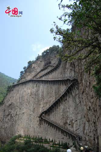 The climb up to the Mummy Temple involves tackling the zig-zagging staircase, followed by a slight hike through a wooded path. [Photo by Courtney] 