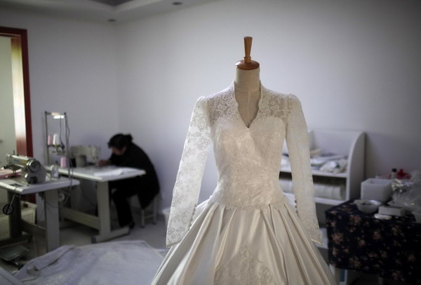 Copycat royal wedding gown a hit