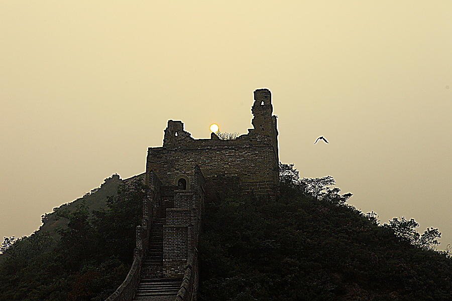 Jinshanling, located in the mountainous area in Luanping County, 125 km northeast of Beijing, is a section of the Great Wall.