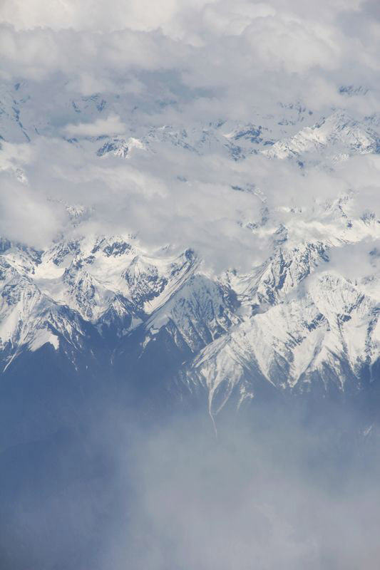 A bird's view of the Qinghai-Tibet Plateau, the world's highest plateau. [Wu Qinglan/China Tibet Online] 