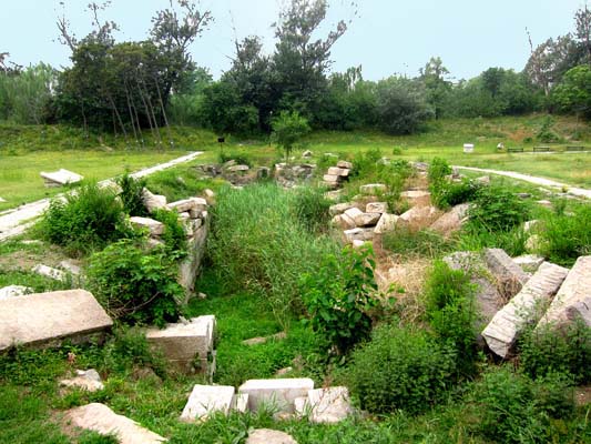 The ruins of Bitong Shuyuan.