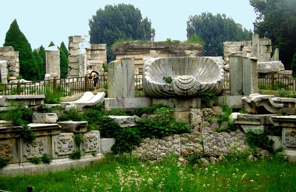 A European style fountain in the ruins of Xiyang Lou section.