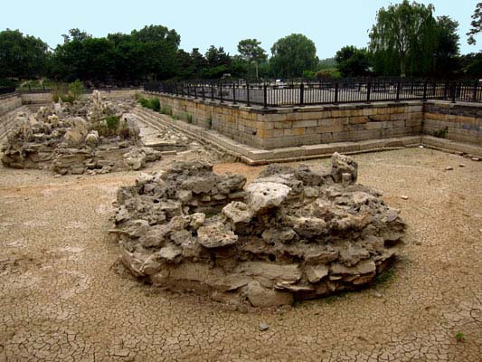 The ruins of Tantan Dangdang, where emperor Tangxi enjoyed feeding his thousands of goldfish.