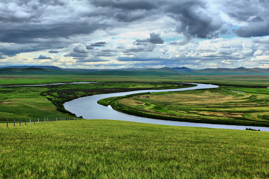 The Argun river running along the China and Russian border in northeastern China's Heilongjiang province has nurtured numerous wetlands in the region. Rich in wild animal and plant life, the wetlands serve as a conditioner of the local natural ecosystem.[