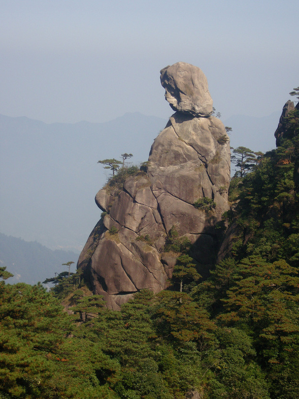 Located to the northeast of Shangrao City, Jiangxi Province, Mt. Sanqingshan was inscribed on UNESCO's World Heritage List. The granite landforms are the most valued component of Sanqingshan landscape.