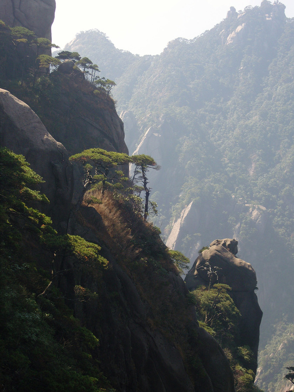 Located to the northeast of Shangrao City, Jiangxi Province, Mt. Sanqingshan was inscribed on UNESCO's World Heritage List. The granite landforms are the most valued component of Sanqingshan landscape.