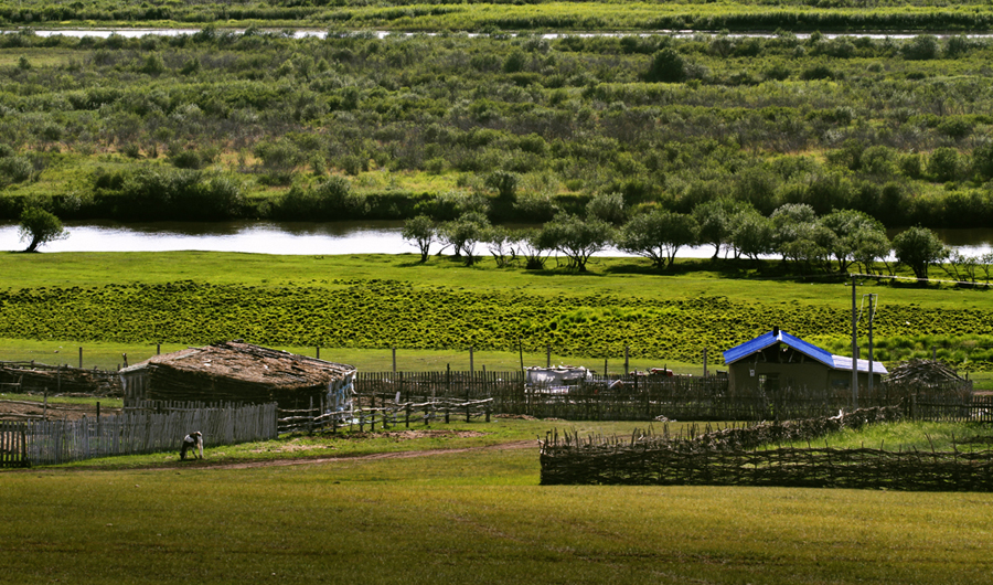 The Argun river running along the China and Russian border in north China's Inner Mongolia Autonomous Region has nurtured numerous wetlands in the region. 