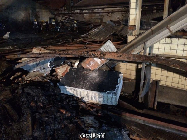 The scene in a vegetable packaging plant following a fire in Shouguang in east China's Shandong province. The fire on Sunday evening has left at least 18 people dead and 13 others injured. [Photo: weibo.com/CCTV News] 